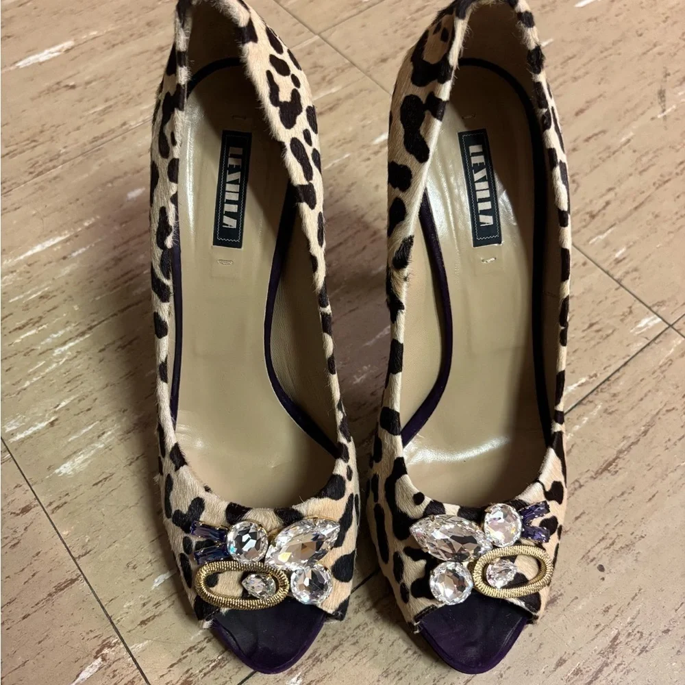Vintage Le Silla Luxury Leopard Print Gemstone Peep Toe Heels Size 40